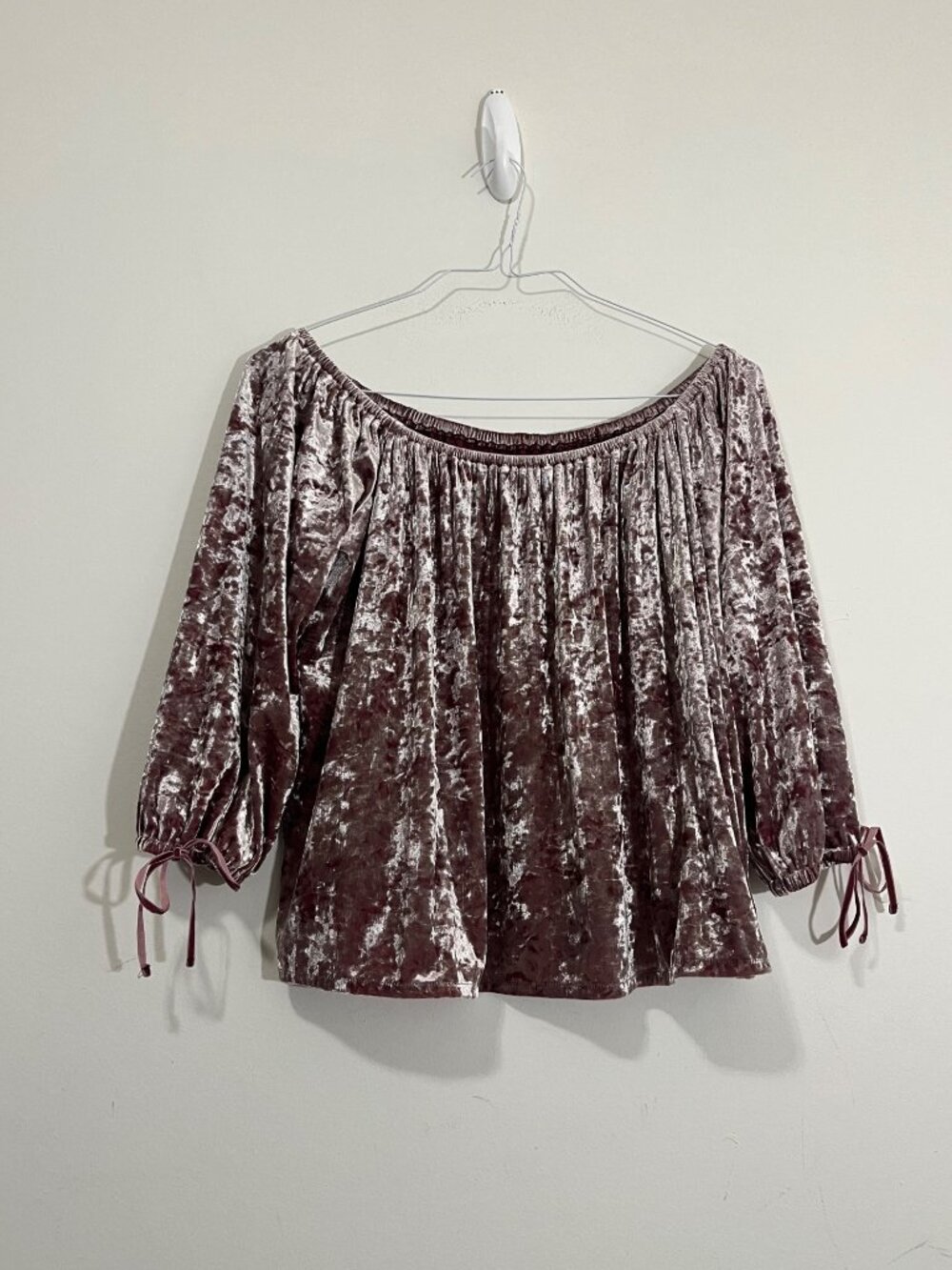 American Eagle Mauve Crushed Velvet Off Shoulder Blouse Top Sz L Boho Whimsical - Picture 15 of 16